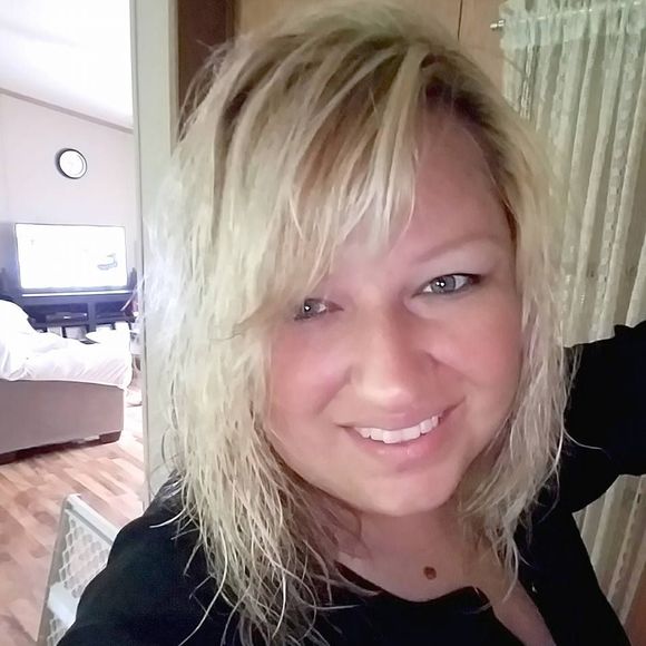 Meet your Posher, Lynette - Picture 1 of 1